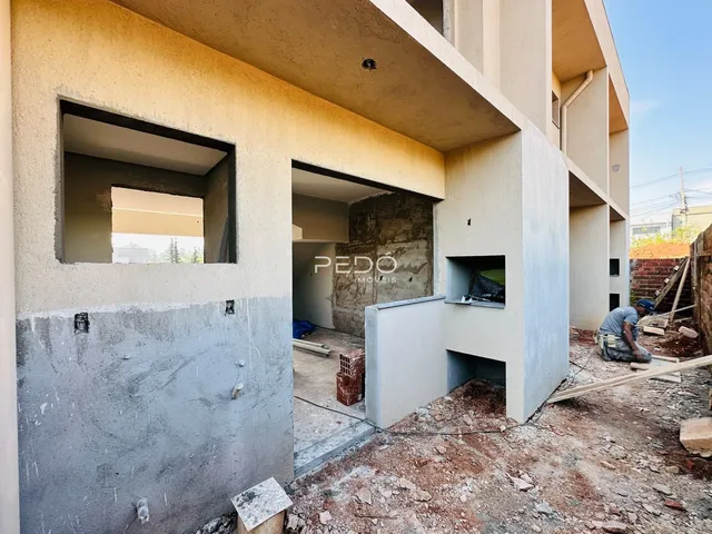 Fachada de um prédio em construção em Lajeado, Brasil.