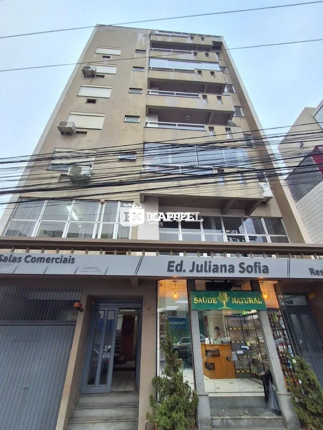 Fachada de um prédio comercial e residencial em Lajeado, Brasil.
