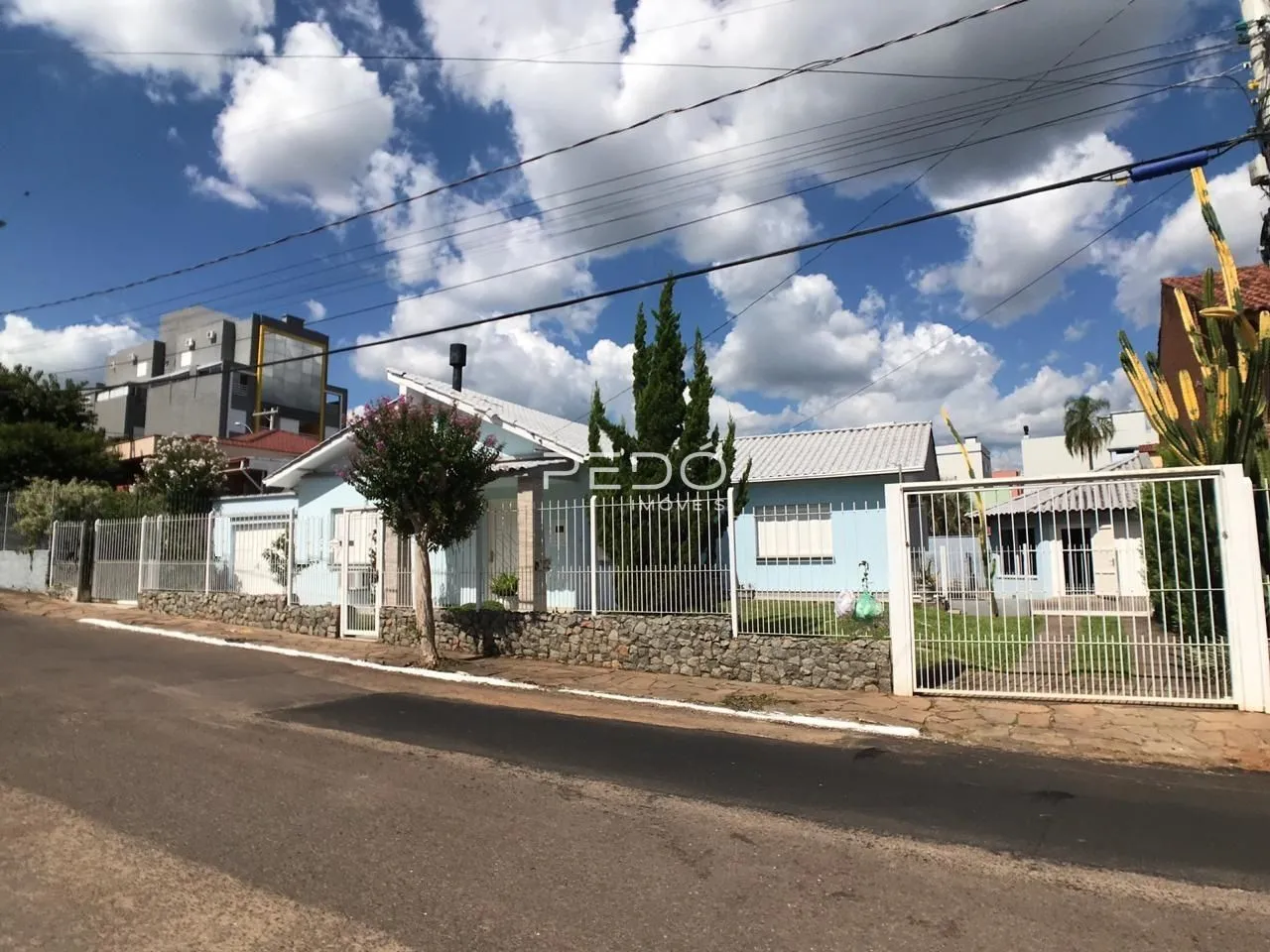 Casa com 4 dormitórios, foto 1