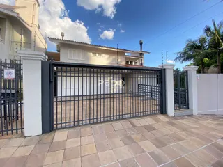 Casa com 5 dormitórios, foto 1