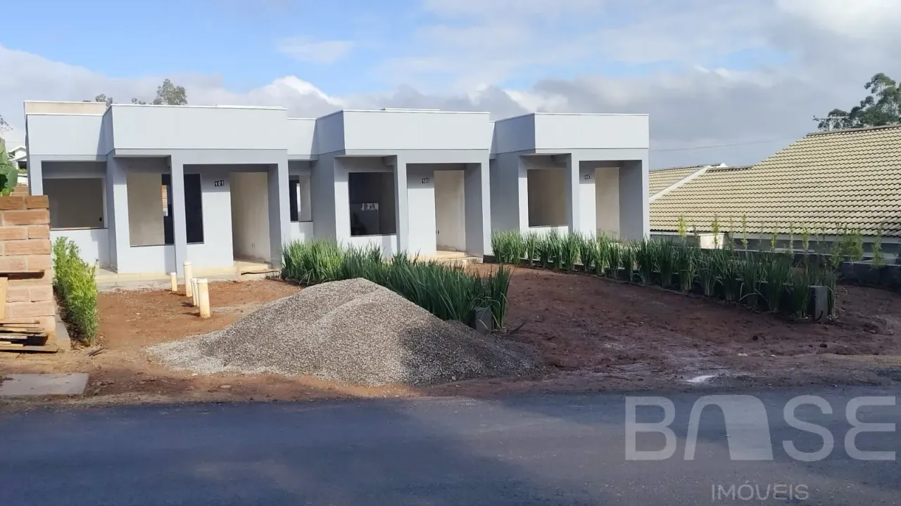 Casa geminada com 2 dormitórios, foto 1