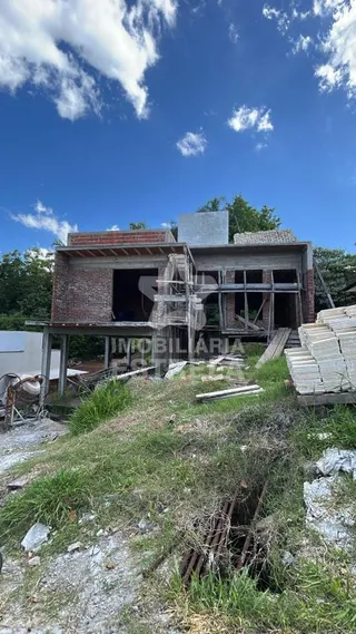 Casa com 2 dormitórios