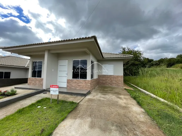 Casa geminada com 2 dormitórios