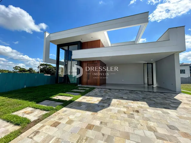 Fachada moderna de uma residência em Lajeado, Brasil.