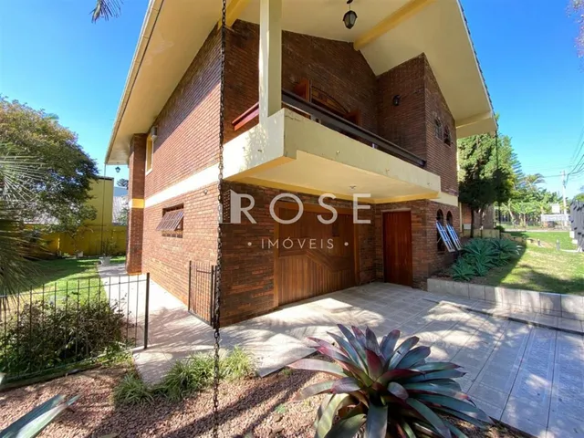 Casa com 4 dormitórios