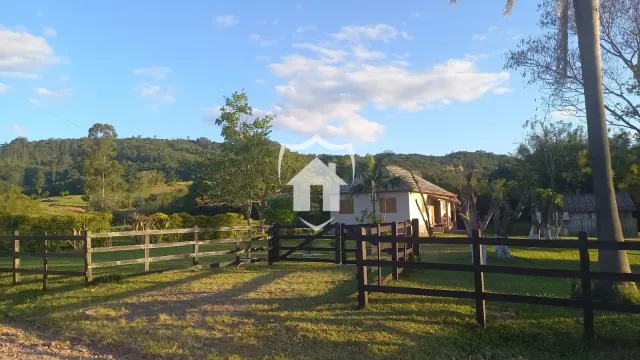 Área rural com 3 dormitórios