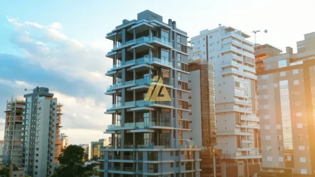 Apartamento com 4 dormitórios