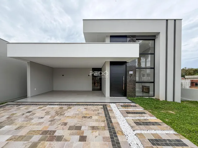 Fachada moderna de uma residência em Lajeado, Brasil.