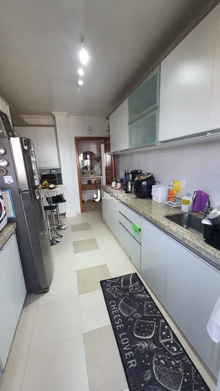 Vista da cozinha de um imóvel em Lajeado, Brasil.
