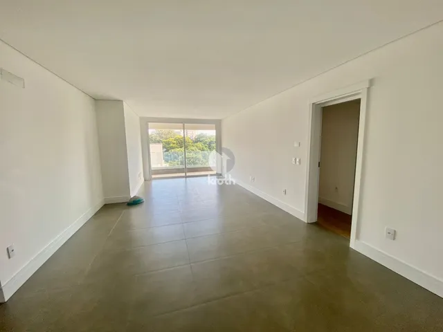 Apartamento com 3 dormitórios, foto 2