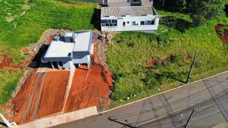 Vista aérea de uma propriedade com terreno em construção em Lajeado, Brasil.