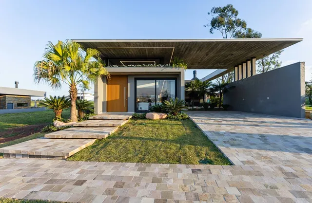 Casa com 4 dormitórios