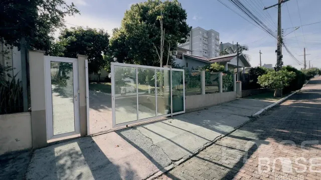 Casa com 2 dormitórios