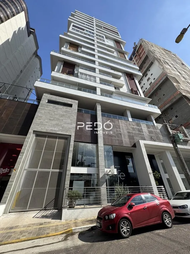 Fachada moderna de um edifício residencial em Lajeado, Brasil.