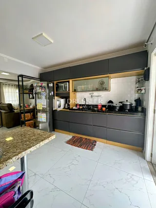 Foto da cozinha de um imóvel em Lajeado, Brasil.