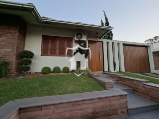 Casa com 4 dormitórios, foto 1