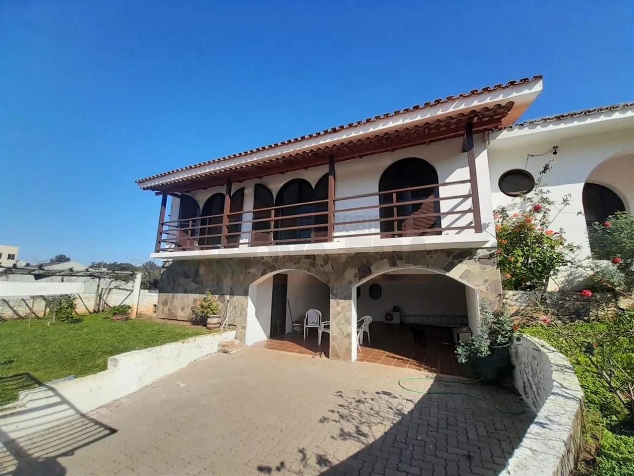 Casa com 4 dormitórios, foto 1