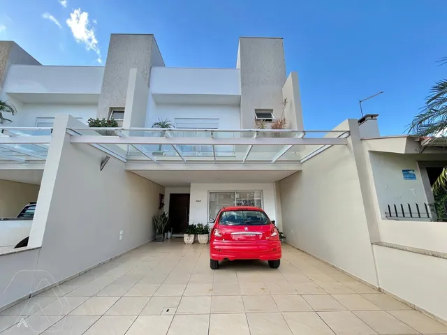Sobrado com 3 dormitórios