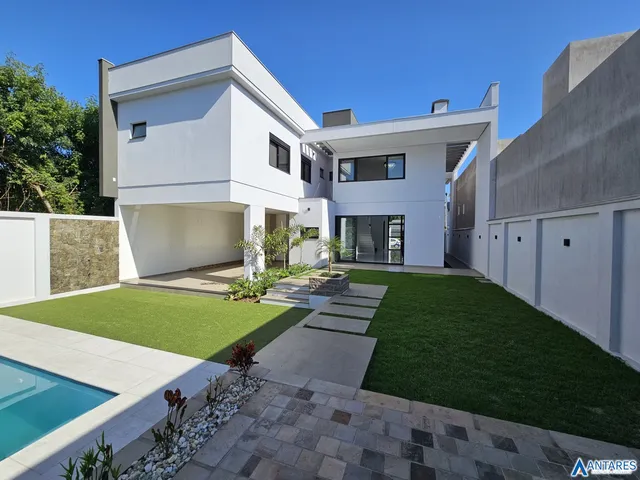 Casa com 3 dormitórios