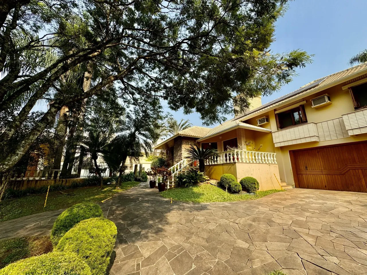 Casa com 6 dormitórios, foto 1