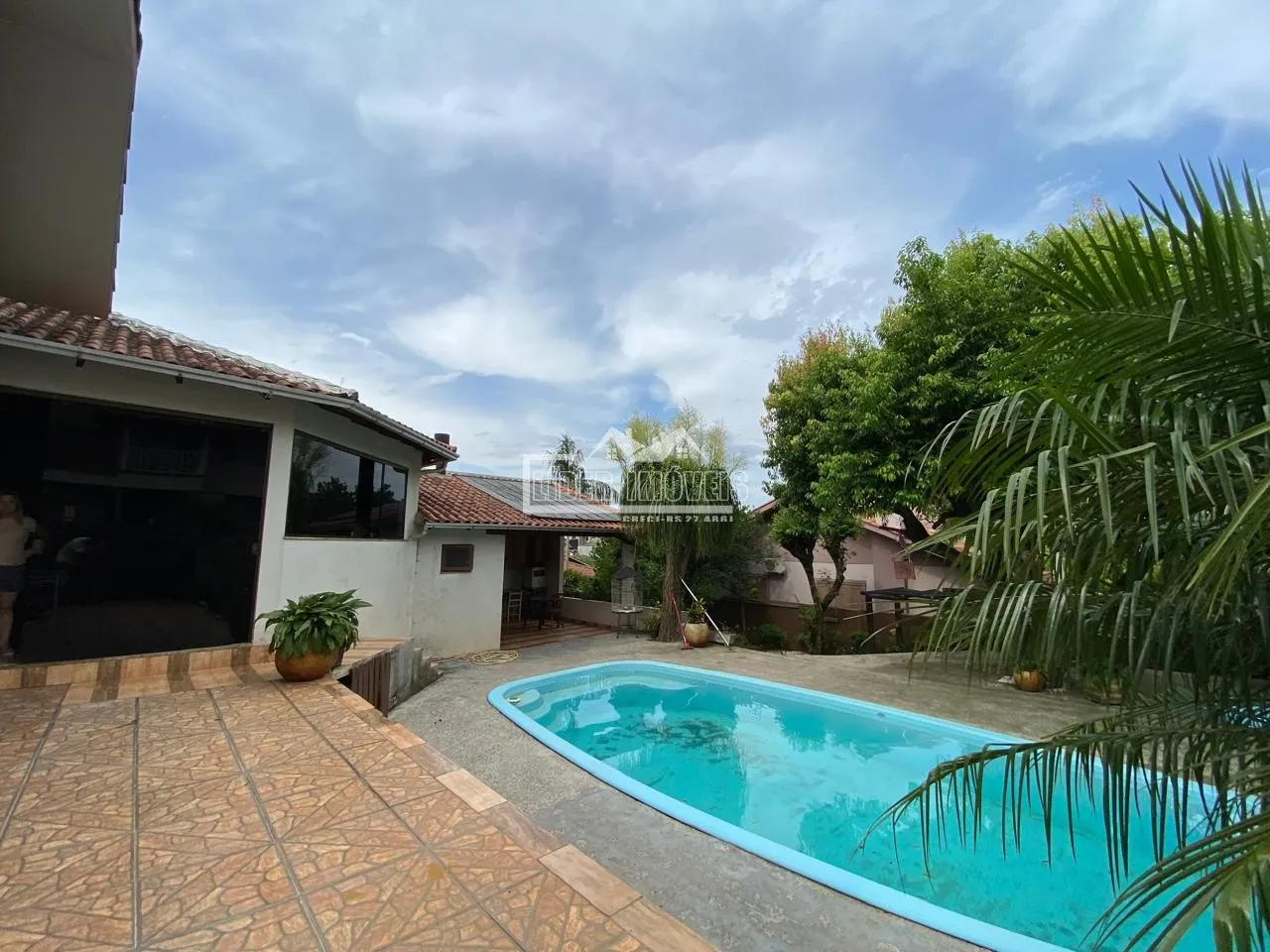 Casa com 4 dormitórios, foto 1