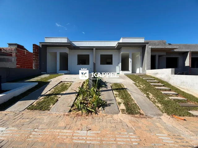 Casa geminada com 2 dormitórios