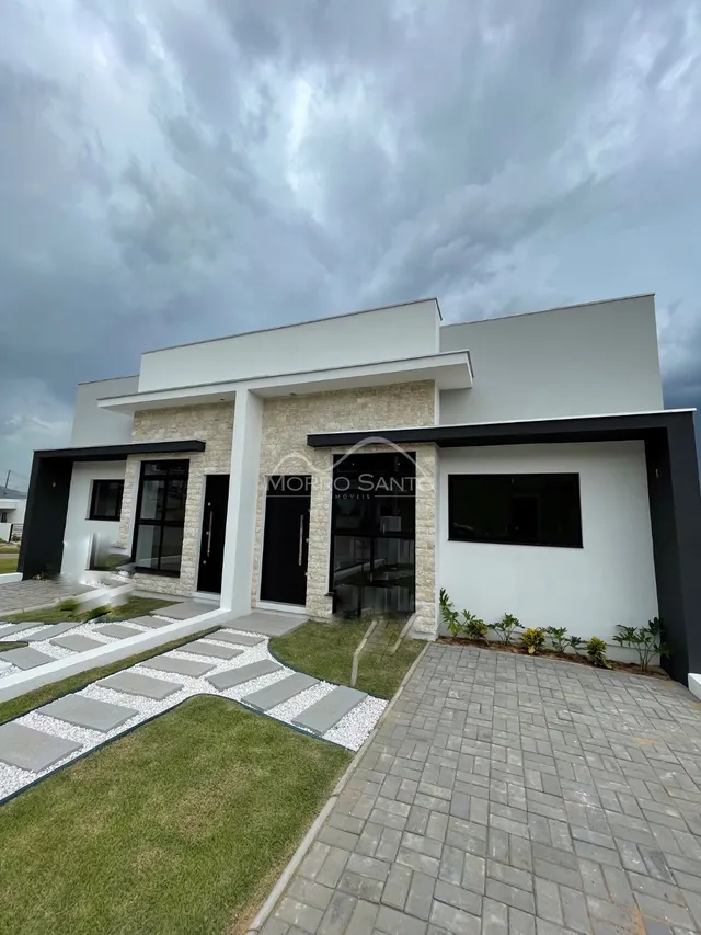 Casa geminada com 2 dormitórios