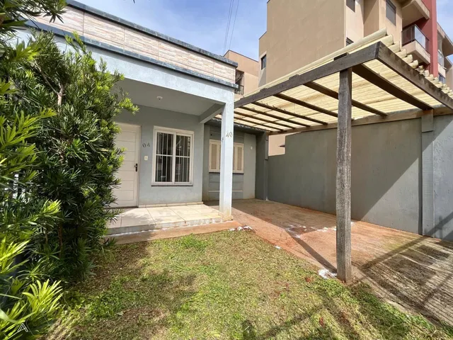 Casa geminada com 2 dormitórios