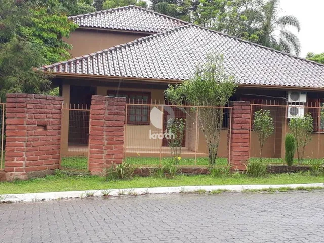 Casa com 3 dormitórios