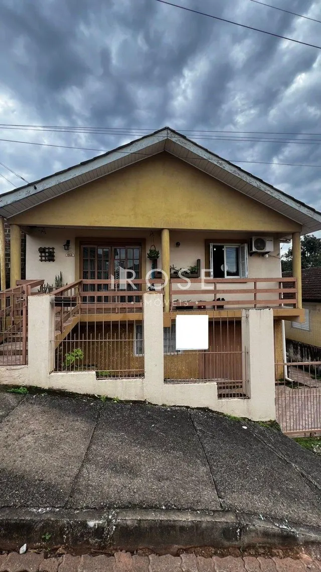 Casa com 4 dormitórios