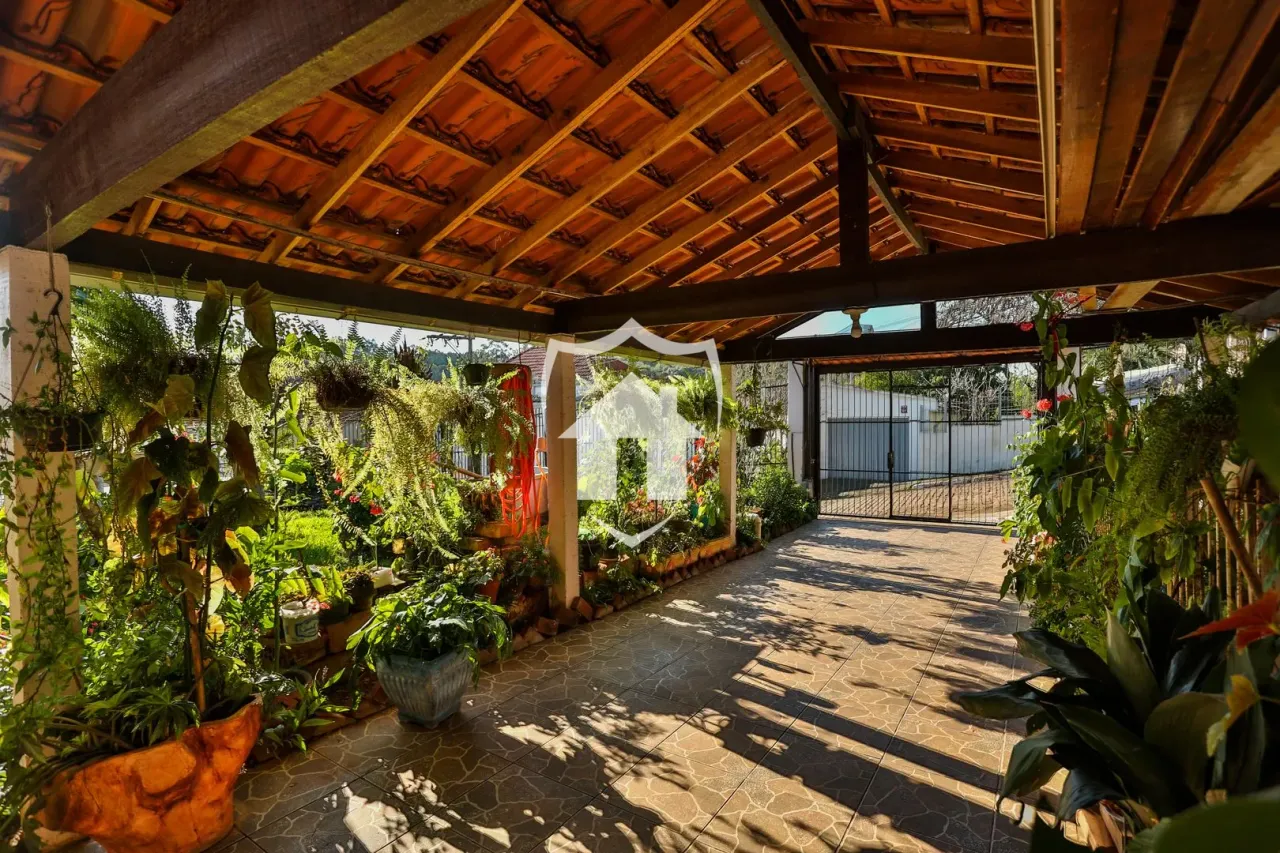 Casa com 5 dormitórios, foto 1