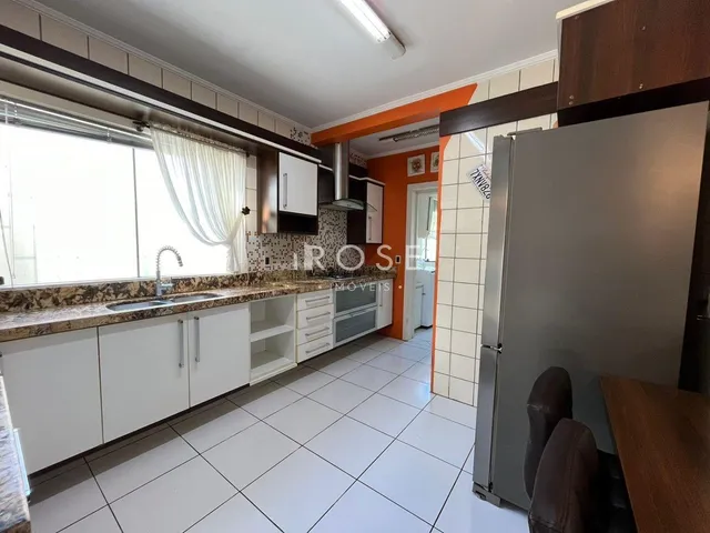 Casa com 4 dormitórios, foto 3