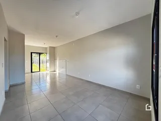 Casa geminada com 2 dormitórios, foto 2