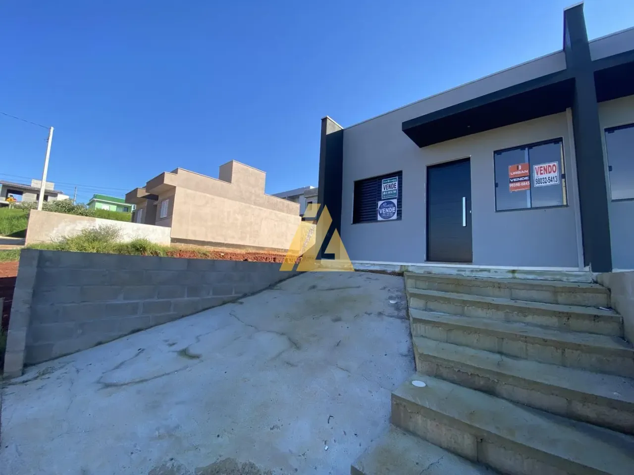 Casa geminada com 2 dormitórios, foto 1