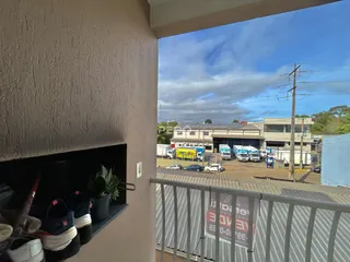 Vista externa de uma propriedade em Lajeado, Brasil, vista através de uma moldura de parede.