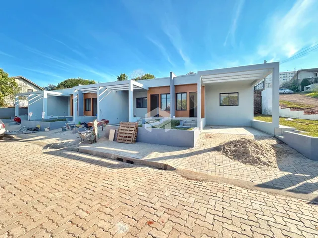 Fachada de uma residência em construção em Lajeado, Brasil.