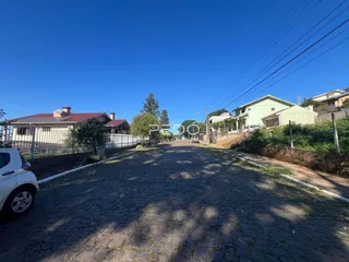 Vista da rua com casas em Lajeado, Brasil.