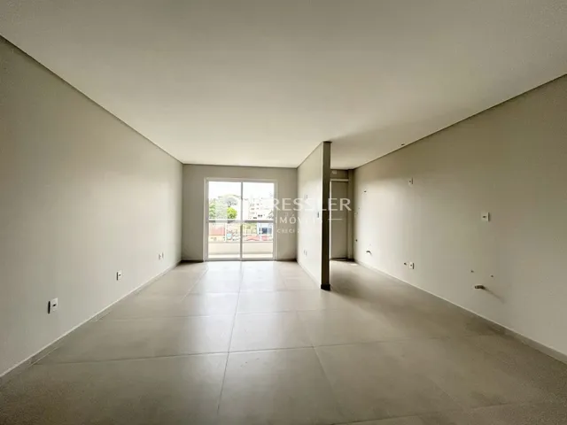 Corredor interno de uma residência em Lajeado, Brasil.