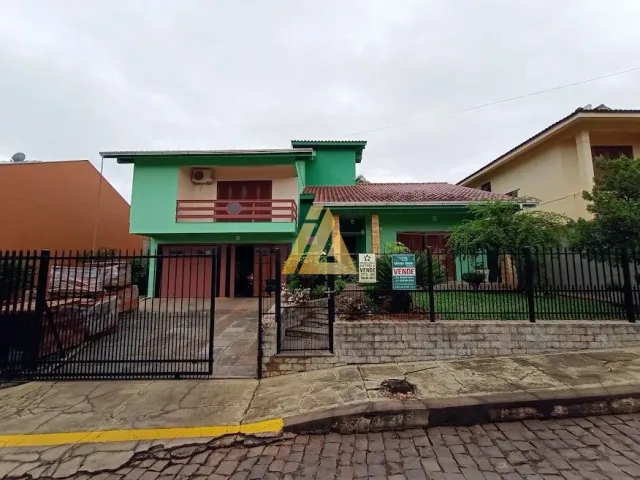 Casa com 4 dormitórios