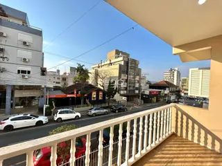 Vista da fachada de um prédio em Lajeado, Brasil.