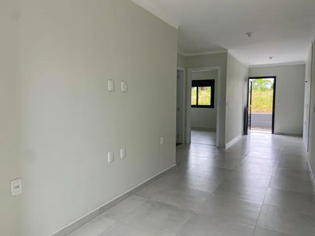 Casa geminada com 2 dormitórios