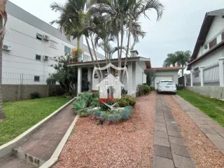 Casa com 4 dormitórios, foto 1