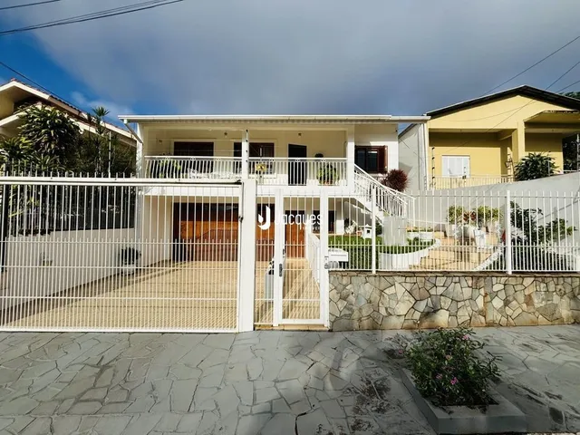 Casa com 3 dormitórios