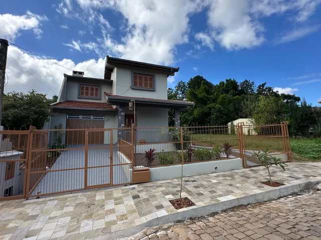 Casa com 4 dormitórios