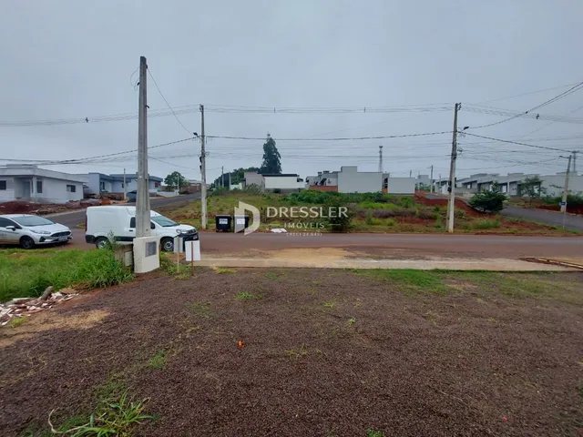 Vista externa de uma propriedade em Lajeado, Brasil, mostrando o terreno e a rua.
