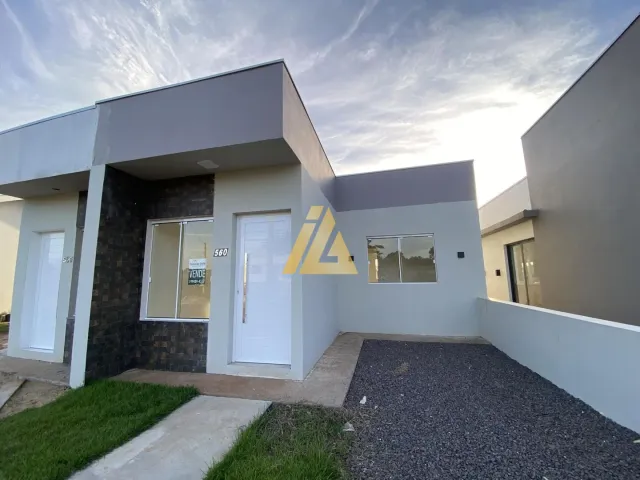Casa geminada com 2 dormitórios