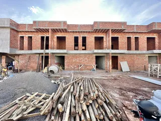 Fachada de uma casa em construção em Lajeado, Brasil.