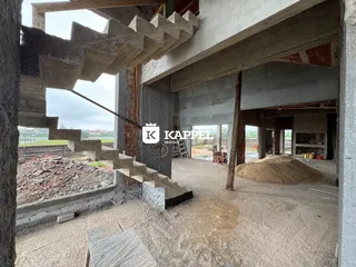 Foto de uma estrutura de concreto em uma obra em Lajeado, Brasil.