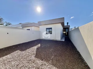 Fachada de uma casa moderna em Lajeado, Brasil.