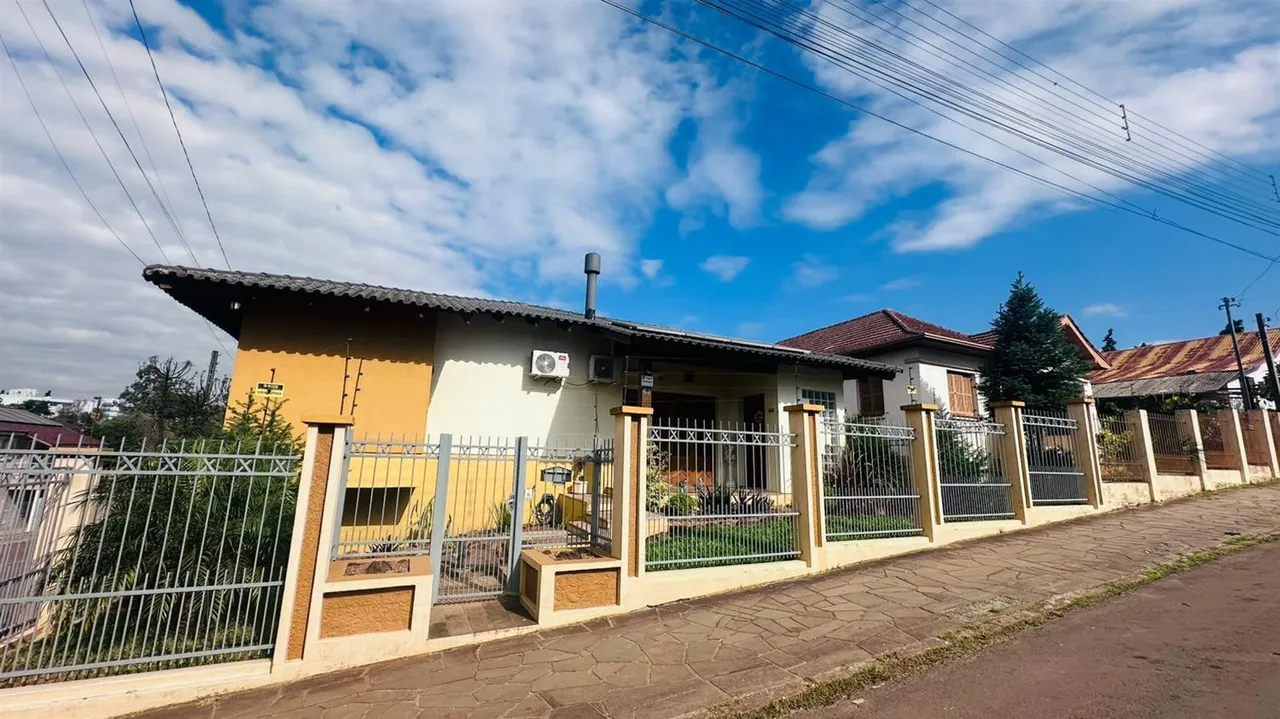 Casa com 3 dormitórios, foto 1